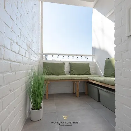 Luxurious Next To The Sea And Centre With Free Parking Space Apartment *