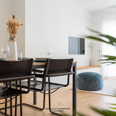 Luxurious Next To The Sea And Centre With Free Parking Space