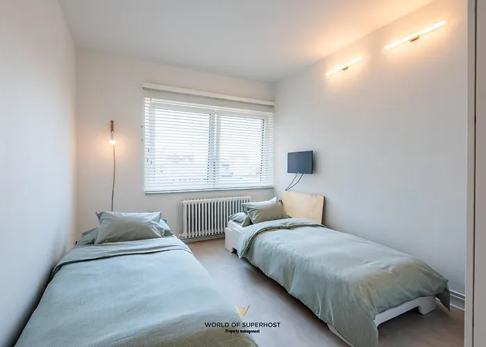 Vakantiehuis Luxurious Next To The Sea And Centre With Free Parking Space *