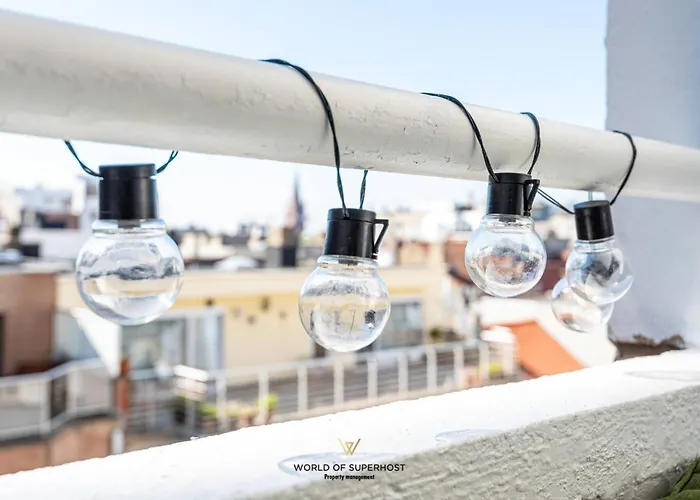 Luxurious Next To The Sea And Centre With Free Parking Space Vakantiehuis