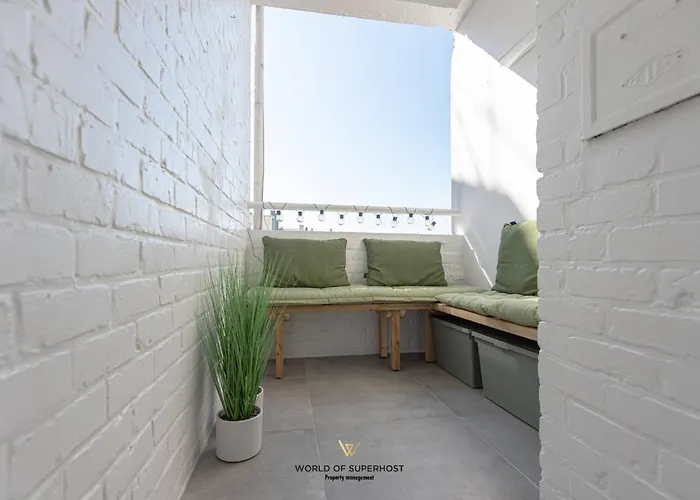 Luxurious Next To The Sea And Centre With Free Parking Space Vakantiehuis