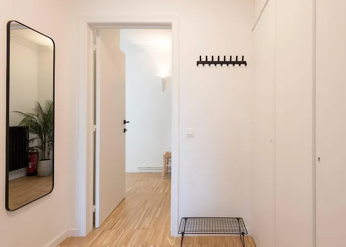 Vakantiehuis Luxurious Next To The Sea And Centre With Free Parking Space *