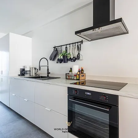 בית נופש Luxurious Next To The Sea And Centre With Free Parking Space אוסטנדה